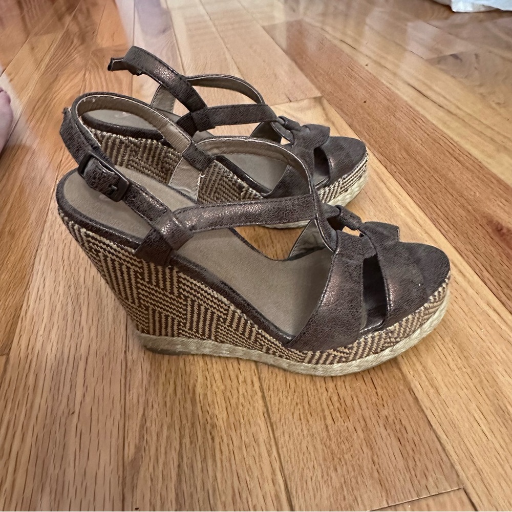 Gomax brown gold wedge sandals